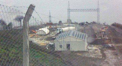 Строительство электростанции Акса с временными помещениями от Кармод